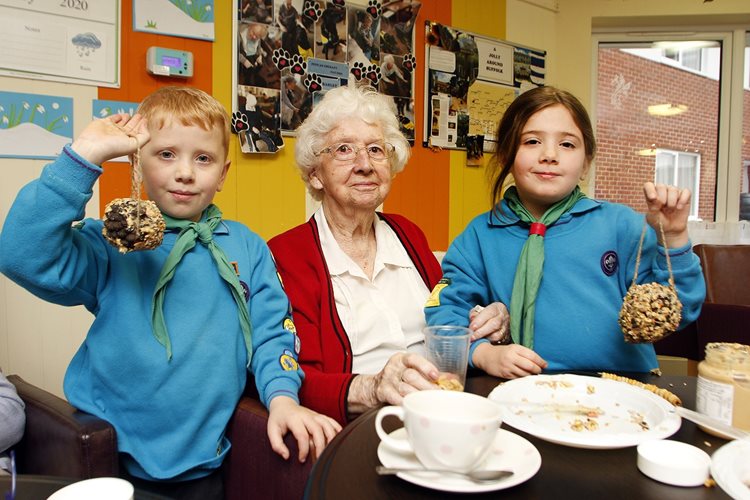 Bury St Edmunds care home residents set their eyes on the skies